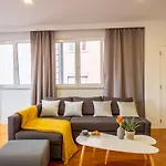Hola Lisbon Suites