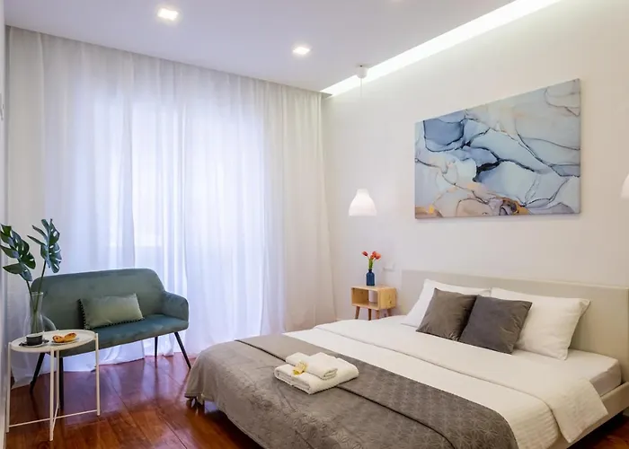 Hola Lisbon Suites